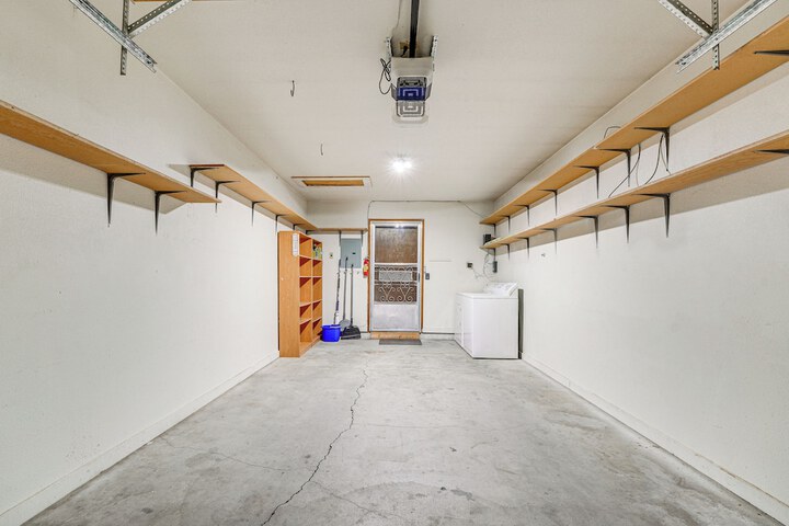 Downtown Delta Condo 34 Mi to Black Canyon!