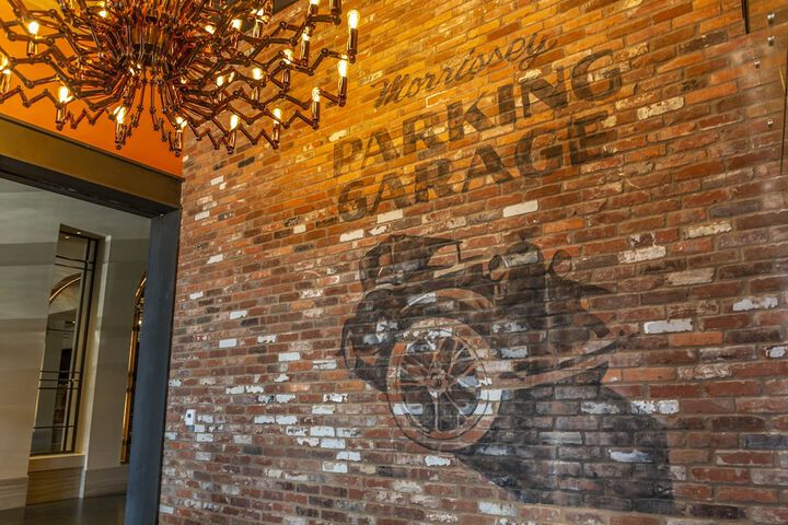 Dining 106 of 133