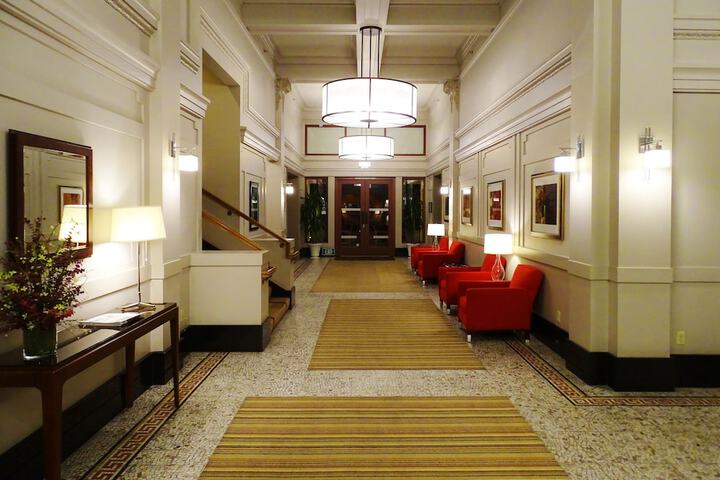 Ballroom/Hall 30 of 32