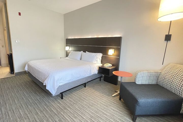 Room 29 of 53