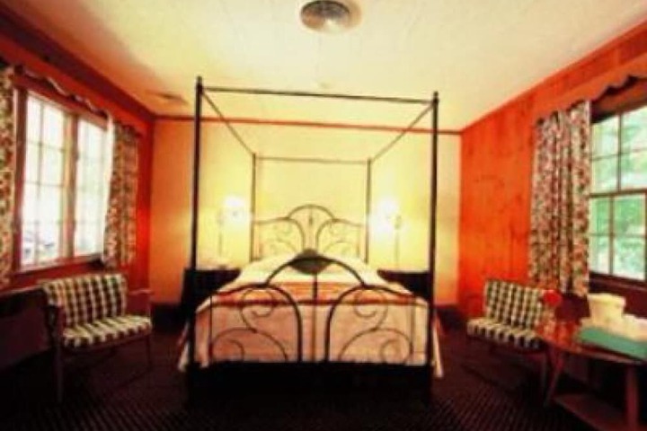 Room 49 of 84