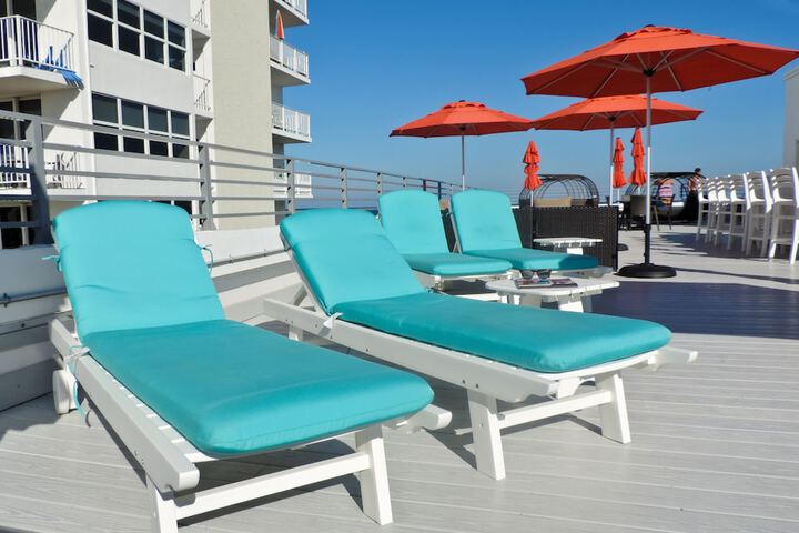 Sundeck 66 of 70