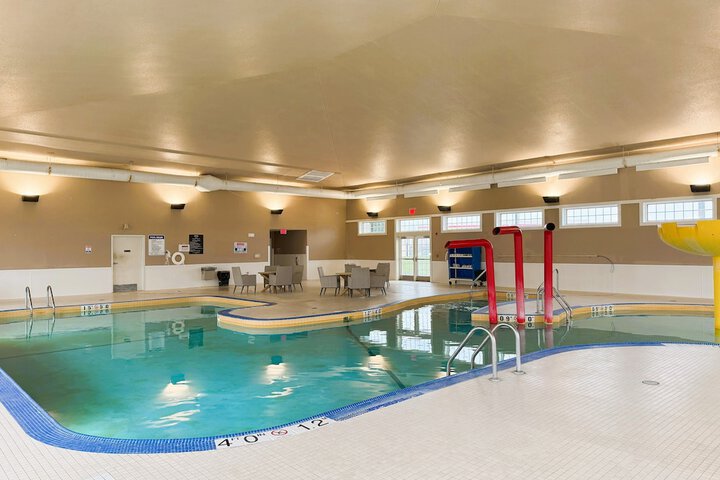 Comfort Inn & Suites Sheboygan I-43