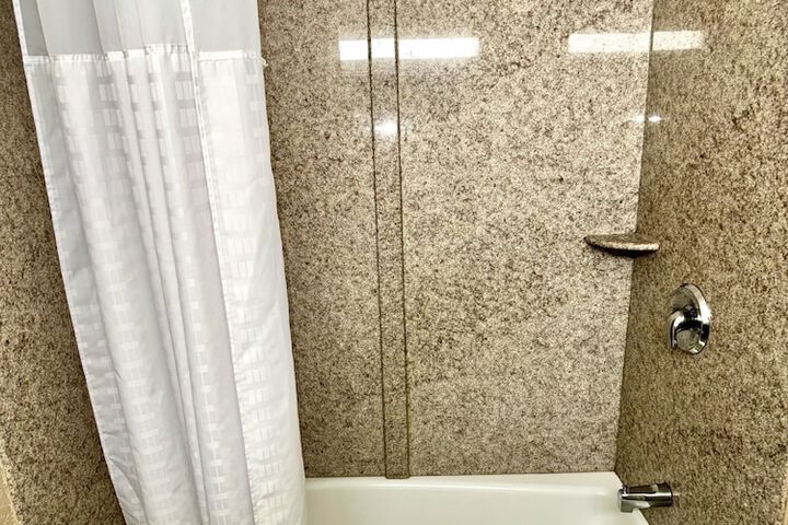 Room 10 of 21