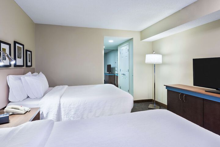 Room 13 of 34