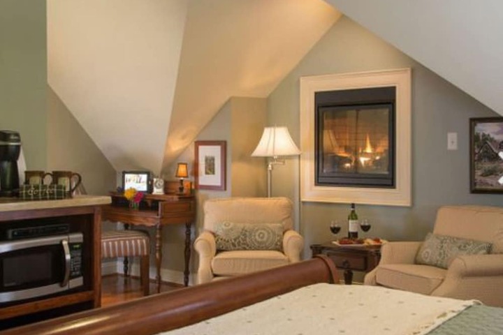 Hillbrook Inn