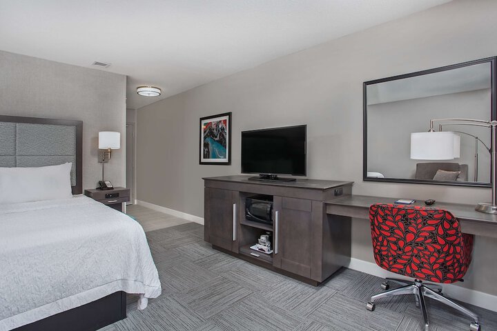 Room 10 of 33