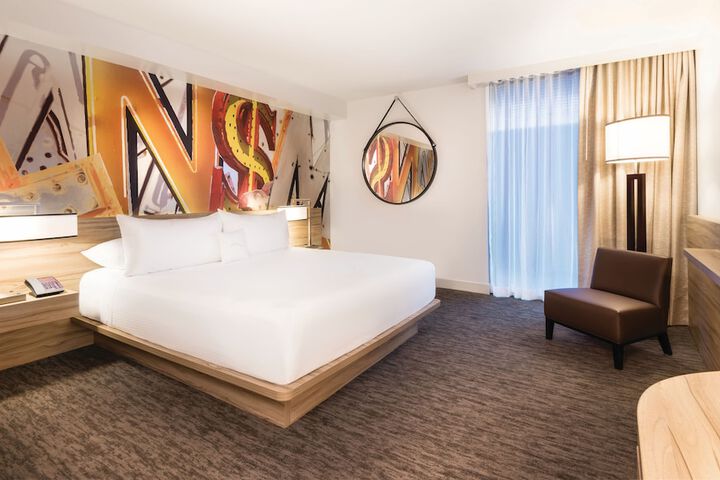 Room 52 of 90