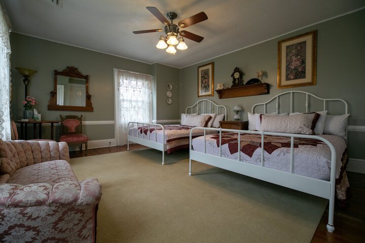 Room 25 of 29