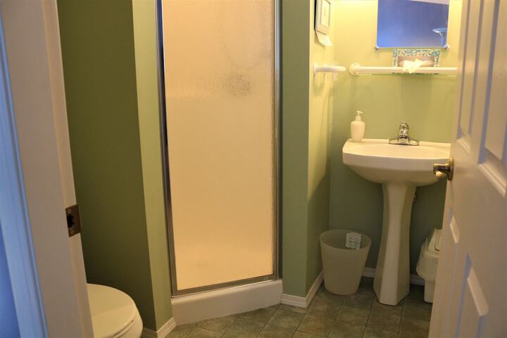 Room 12 of 63