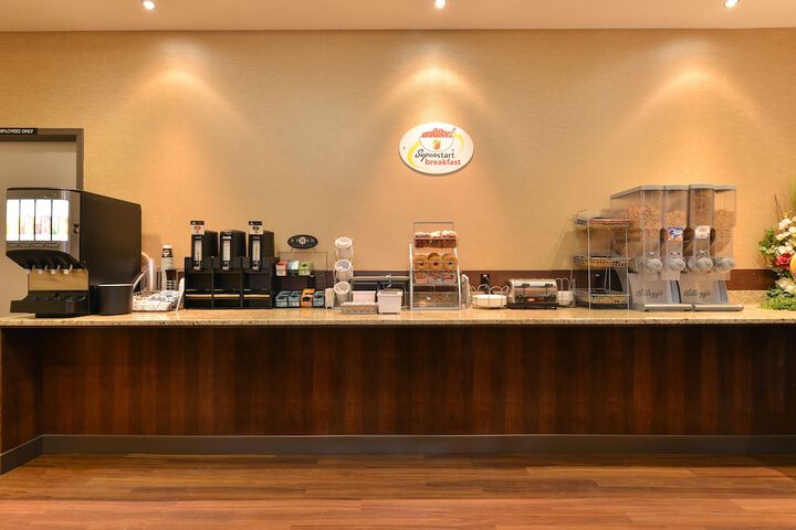 Breakfast/Coffee Service 34 of 41