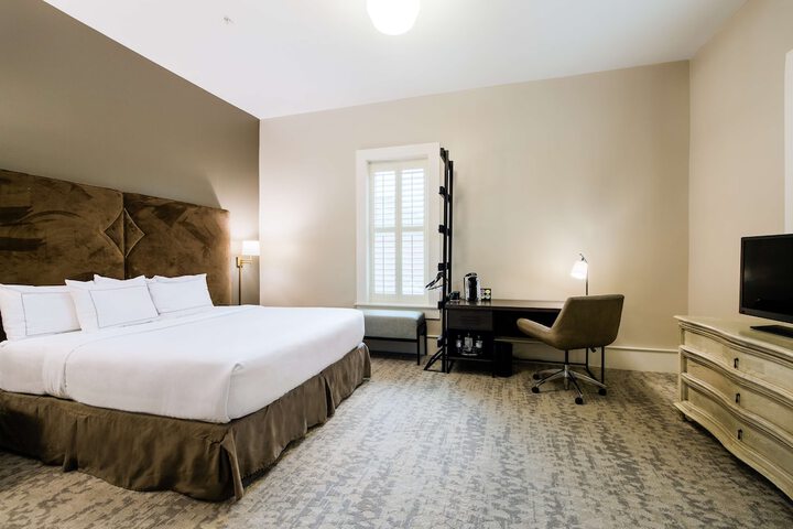 Room 47 of 104