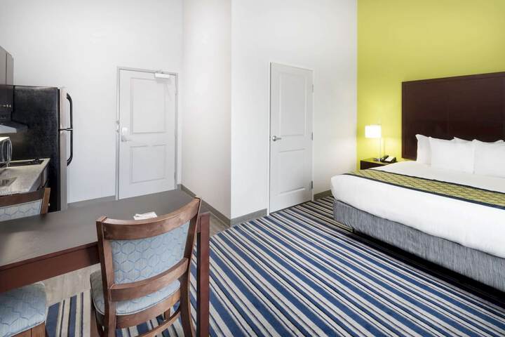 Room 14 of 26