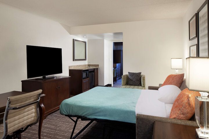 Room 16 of 65