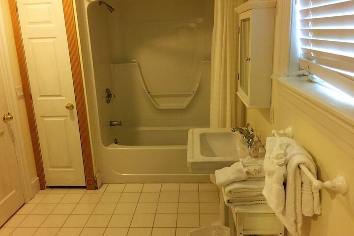 Room 11 of 41