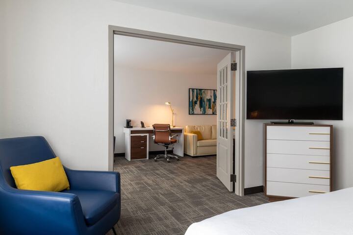 Comfort Inn & Suites Near Burke Mountain
