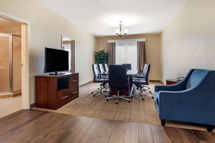Room 34 of 41