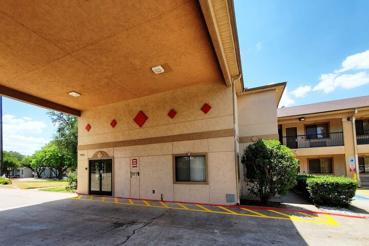 Hotel 3 of 28