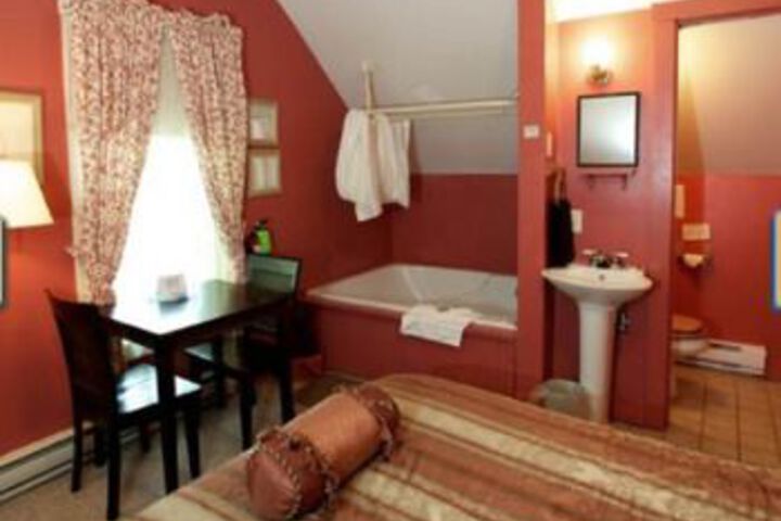 Spicer Castle Inn & Restaurant