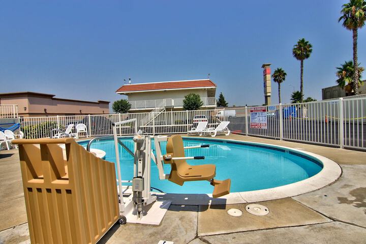 Pool 9 of 29