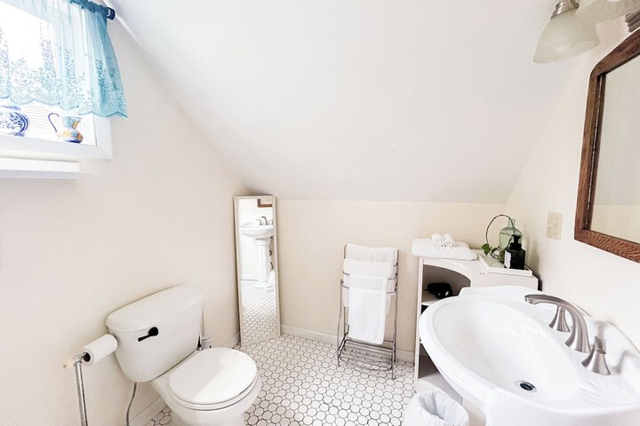 Room 12 of 79