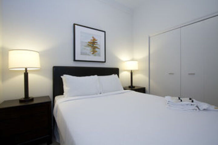 Contemporary 2Br in Lincoln Park by Sonder