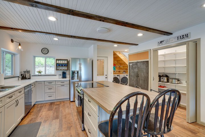 Secluded Marathon Hideaway w / Fire Pit + Views!