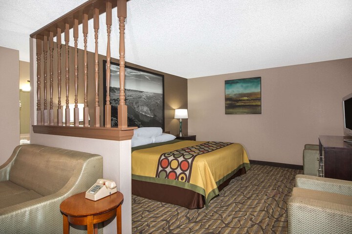 Super 8 by Wyndham Nampa