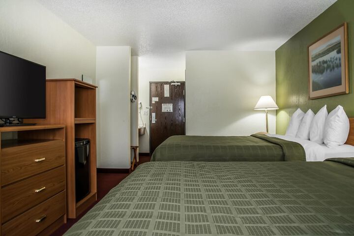 Hudson Inn & Suites