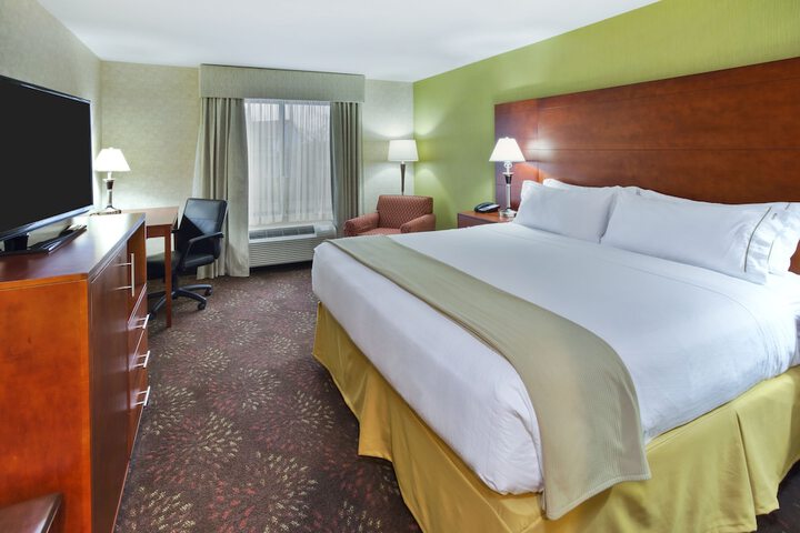 Room 7 of 28