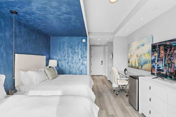 Global Luxury Suites at the Arches