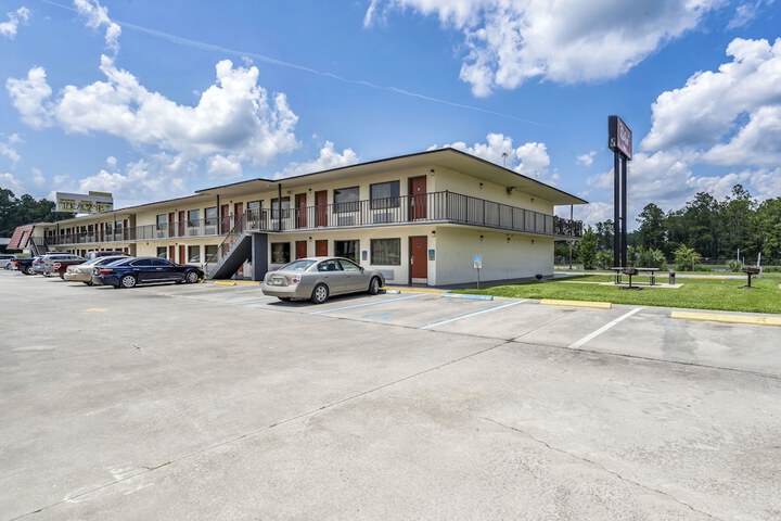 Hotel 7 of 32