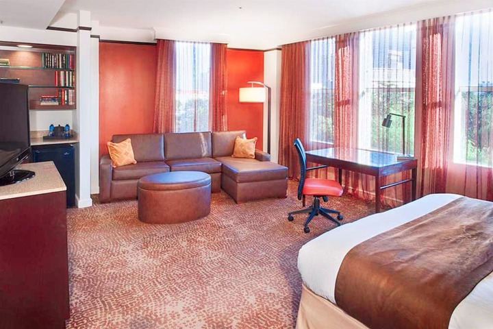 Room 52 of 169
