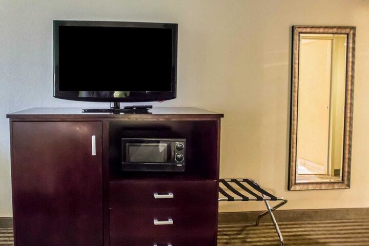 Quality Inn Mill Hall - Lamar