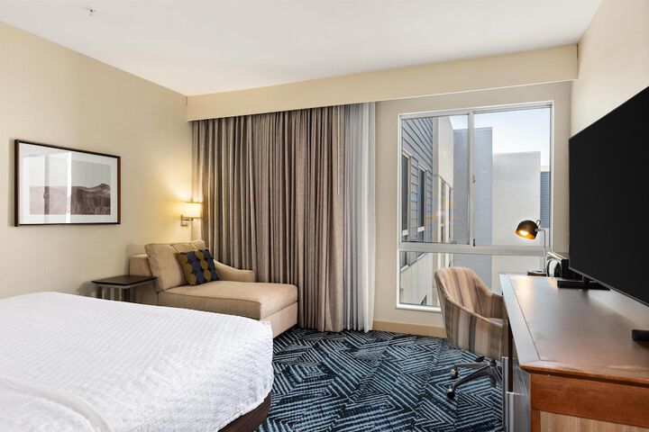 Hampton Inn & Suites Los Angeles - Glendale