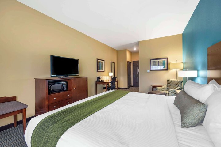 Room 33 of 38