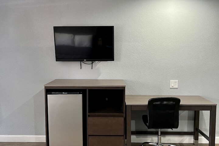 Room 9 of 23