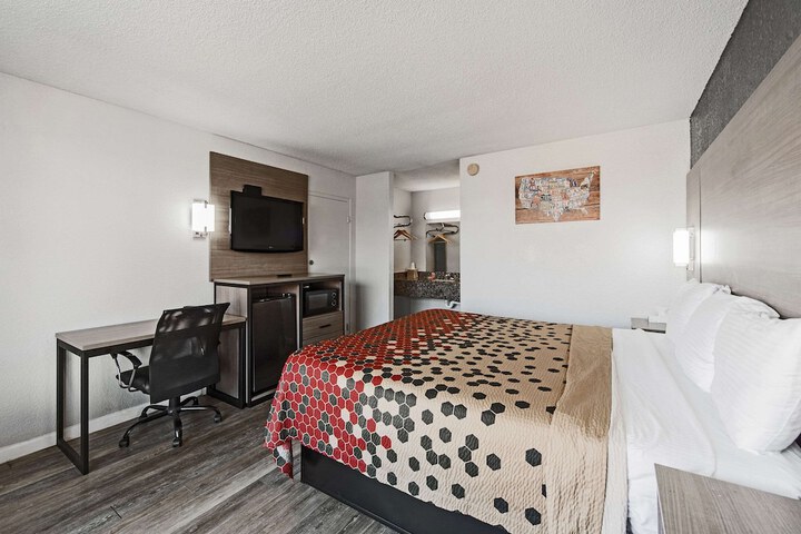 Room 10 of 49