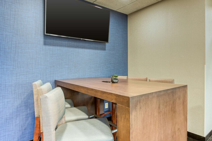 Business Center 42 of 42