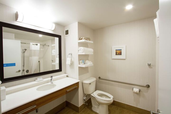 Room 9 of 14