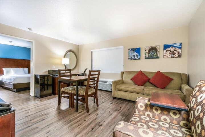Room 12 of 27