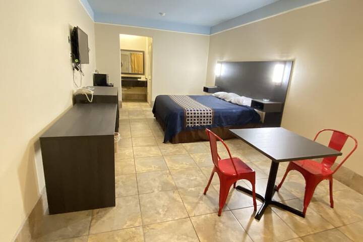 Room 22 of 39