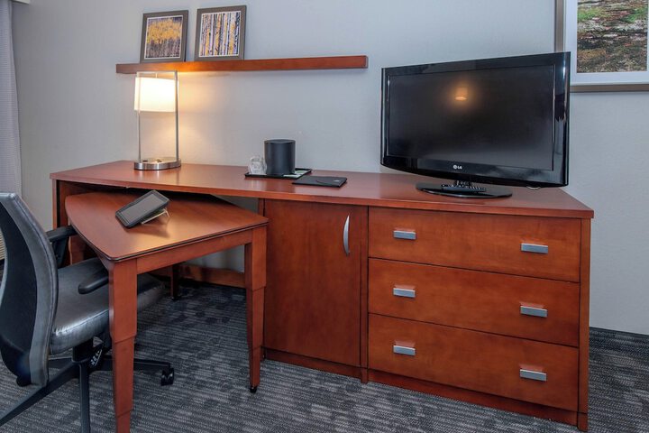 Room 11 of 23