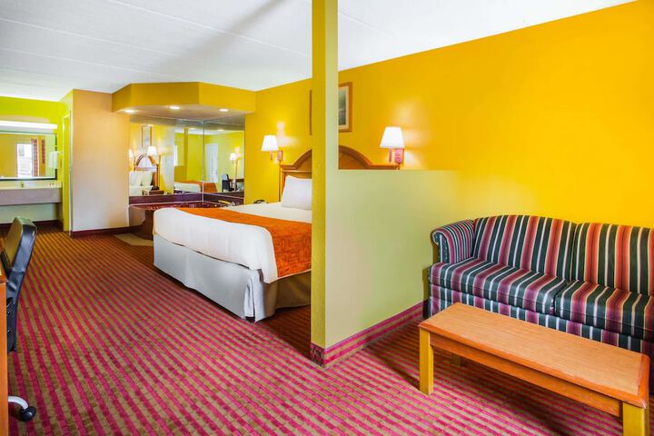 Room 11 of 15