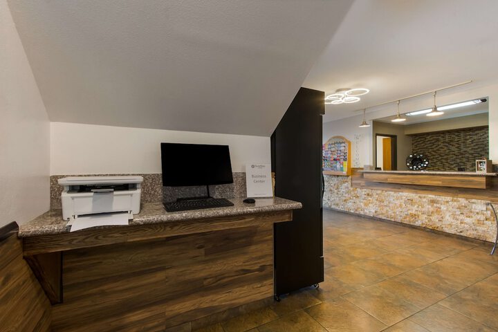 Business Center 30 of 30