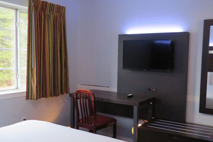 Room 28 of 38