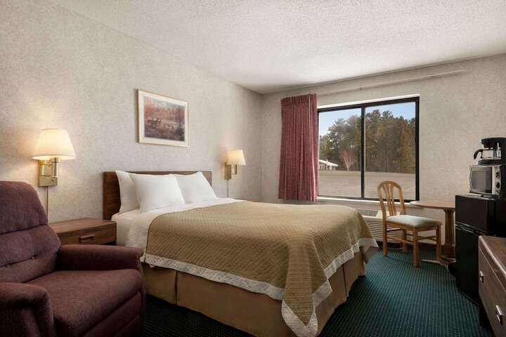 Room 4 of 16