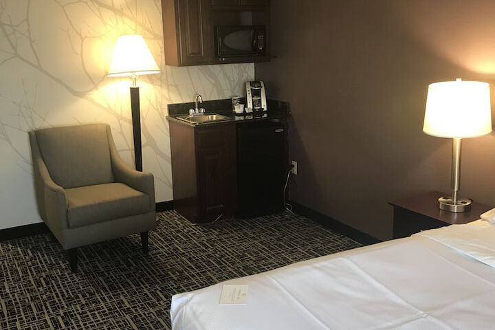 Room 32 of 81