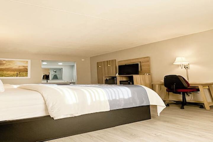 Days Inn by Wyndham Salina South