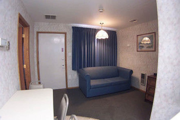 Room 15 of 22